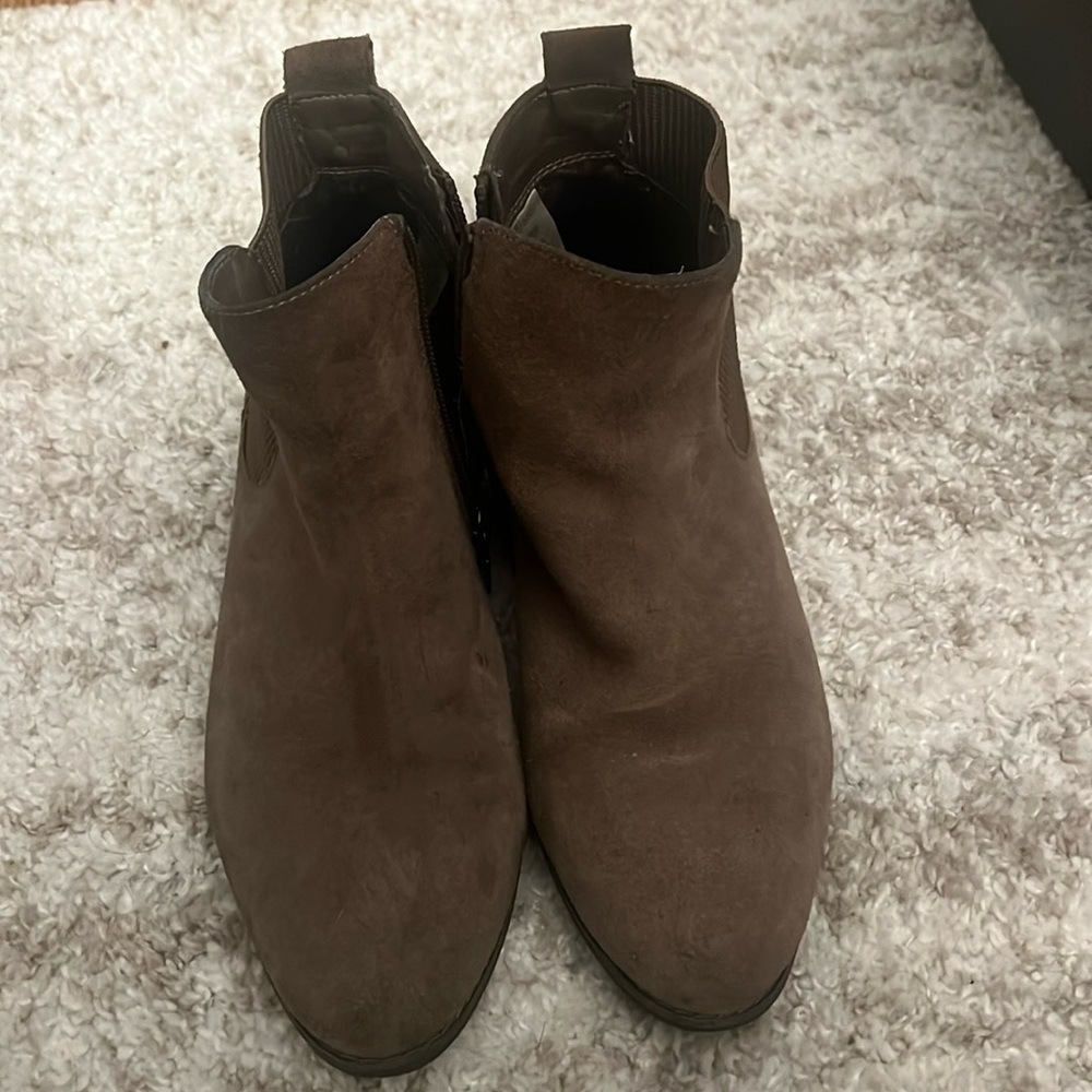 Suede brown ankle boots from blondo. Size 7.5